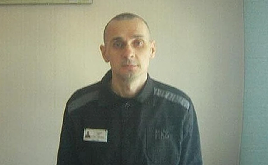 Лавров: Меркель і Путін говорили про Сенцова