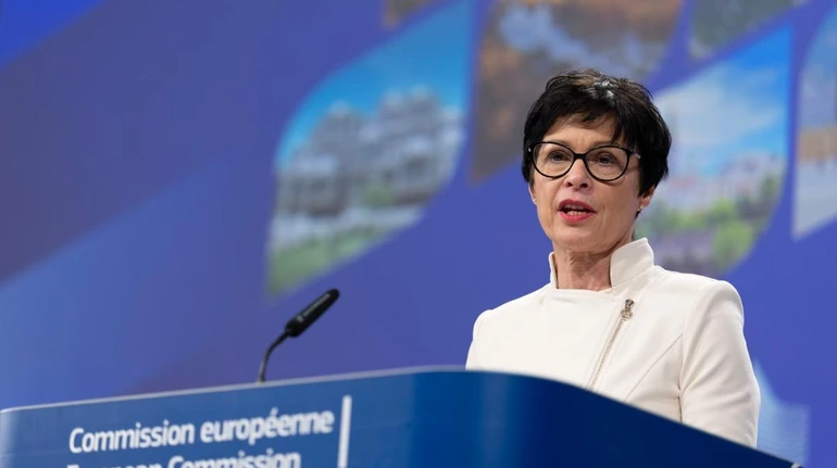 EU enlargement commissioner comments on whether Ukraine can join EU during active phase of war