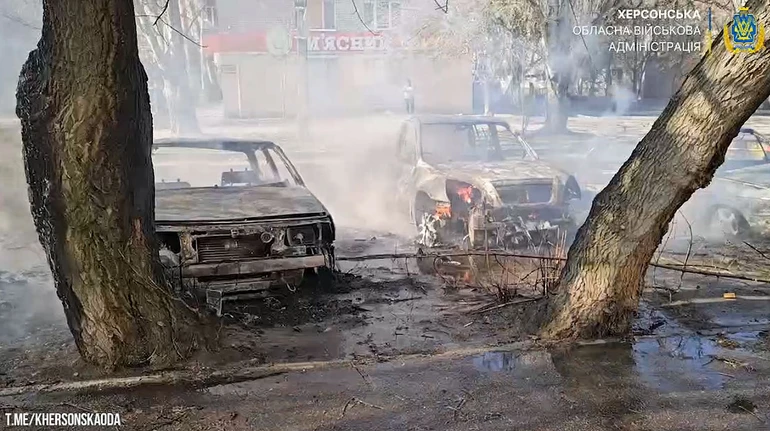 Россияне атаковали с дронов центр Херсона: 2 пострадавших