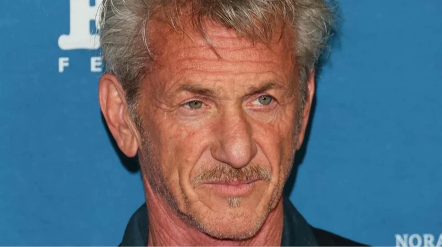 Sean Penn comes to Ukraine instead of attending Oscars – video
