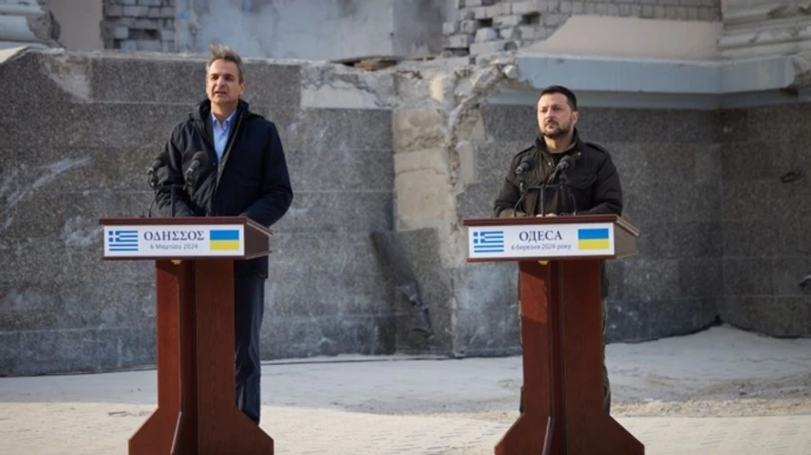 Российская ракета в Одессе взорвалась в 500 метрах от Зеленского и премьера Греции - CNN