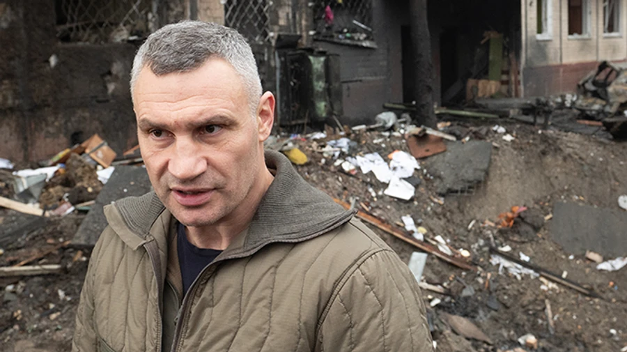 3 people remain under rubble of warehouse in Kyiv