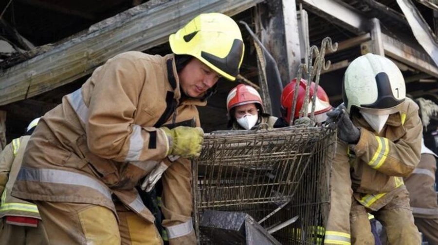 Rescuers find 6 more body fragments under shopping centre rubble in Kremenchuk