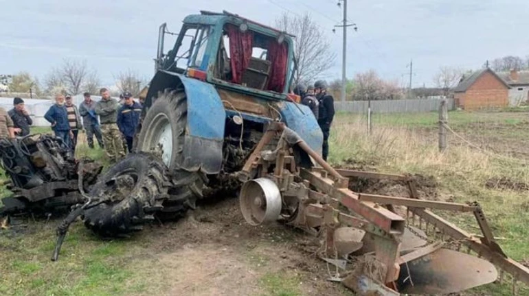 Київщина: у деокупованому селі трактор наїхав на російську міну
