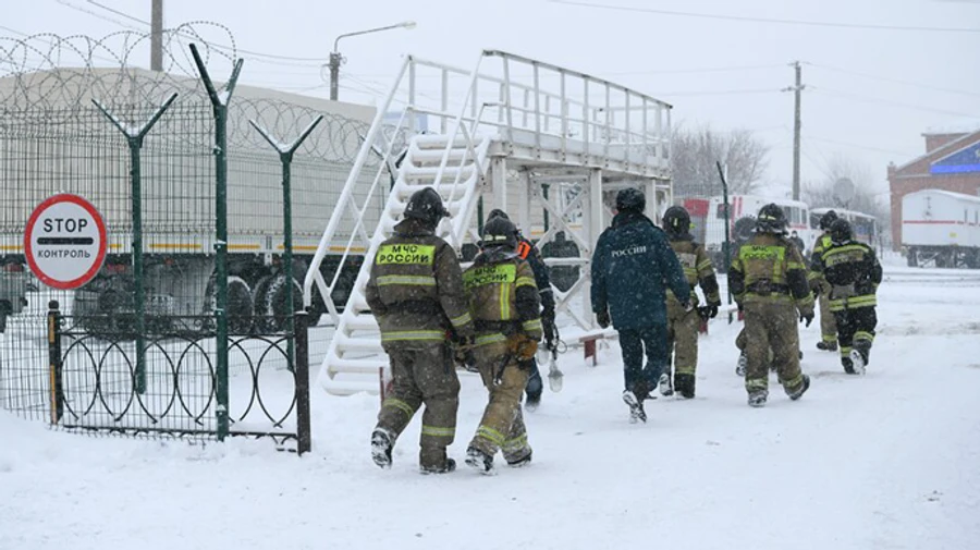 На шахті в Росії знайшли живим рятувальника: він вважався загиблим