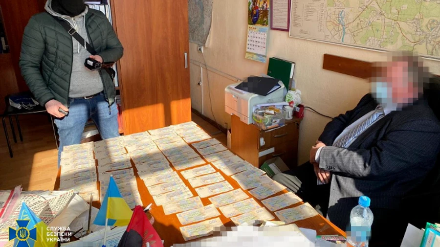 Чиновника НАНУ разоблачили на взятке