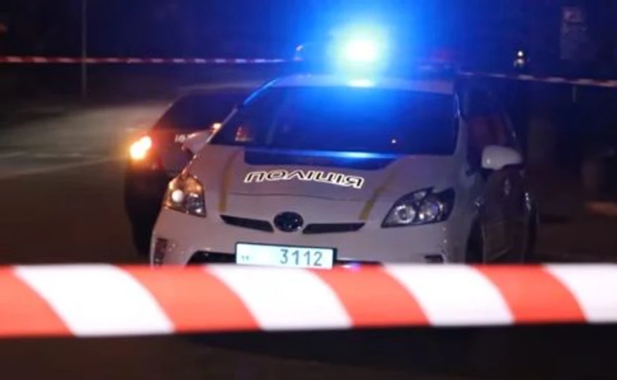 Біля метро Голосіївська у Києві стріляли – троє поранених