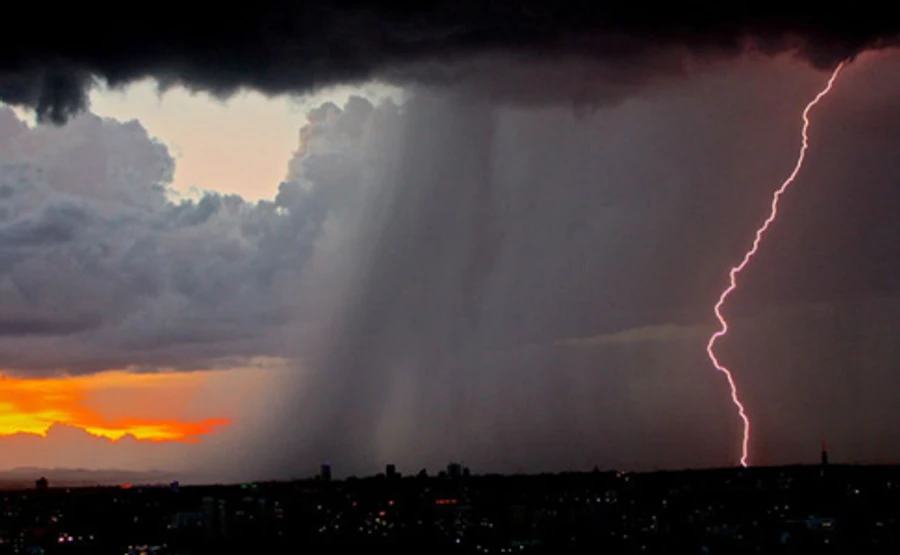 На Пасху Украину накроют грозы, в горах - опасность лавин