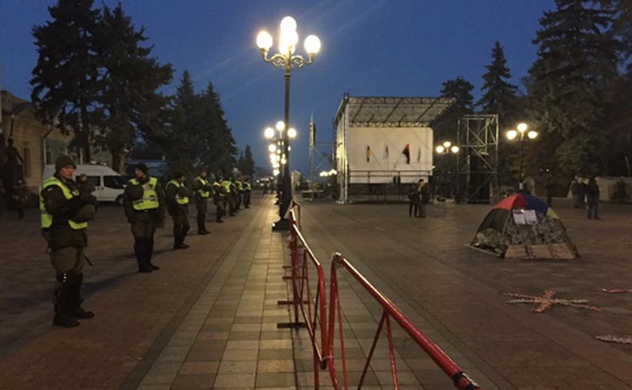 Полиция: Из-за потасовки под ВР у полицейского черепно-мозговая травма