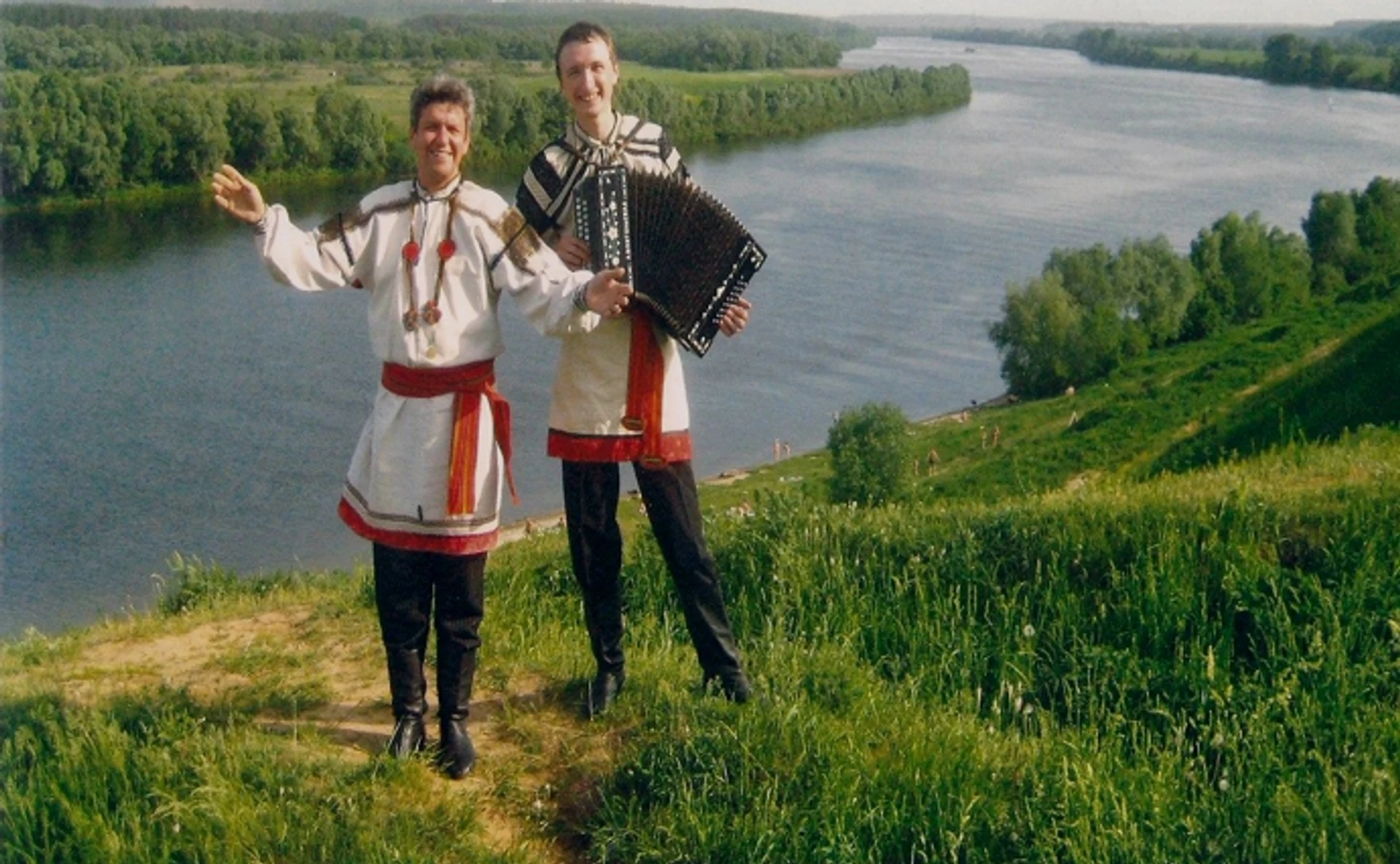 Чому в Росії не носять косоворотки