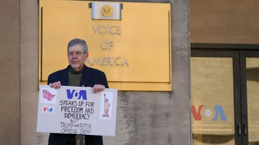 Це тотальна лівацька катастрофа: У Трампа закликали Конгрес вбити Голос Америки