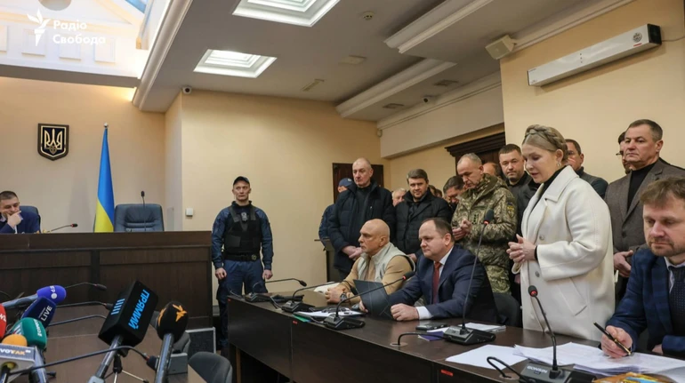 Захист попередив суд, що Тимошенко треба за кордон у січні і лютому