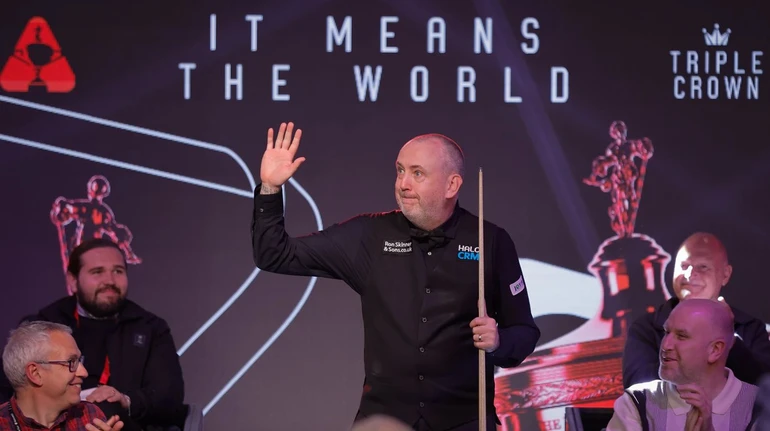 Трёхкратный чемпион мира выходит на матч под песню о убийстве девушки. Для его страны это аналог Червоной Руты