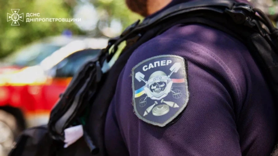 Two bomb disposal experts hit projectile in Sumy Oblast, one is killed