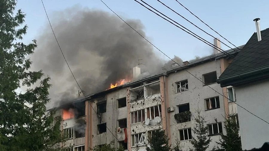 Explosions heard in Lviv, hits on residential buildings recorded