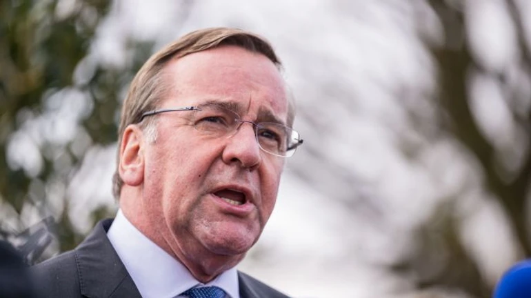 Первые танки Leopard поступят в Украину через три месяца – министр обороны Германии