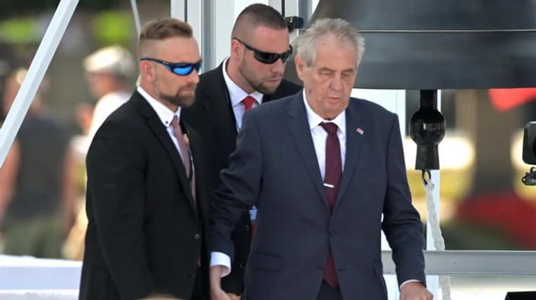 Злочини навколо Земана: як оточення президента обманювало Чехію