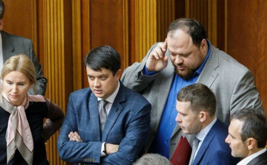 Нардепи розглядають нову дату для позачергової Ради