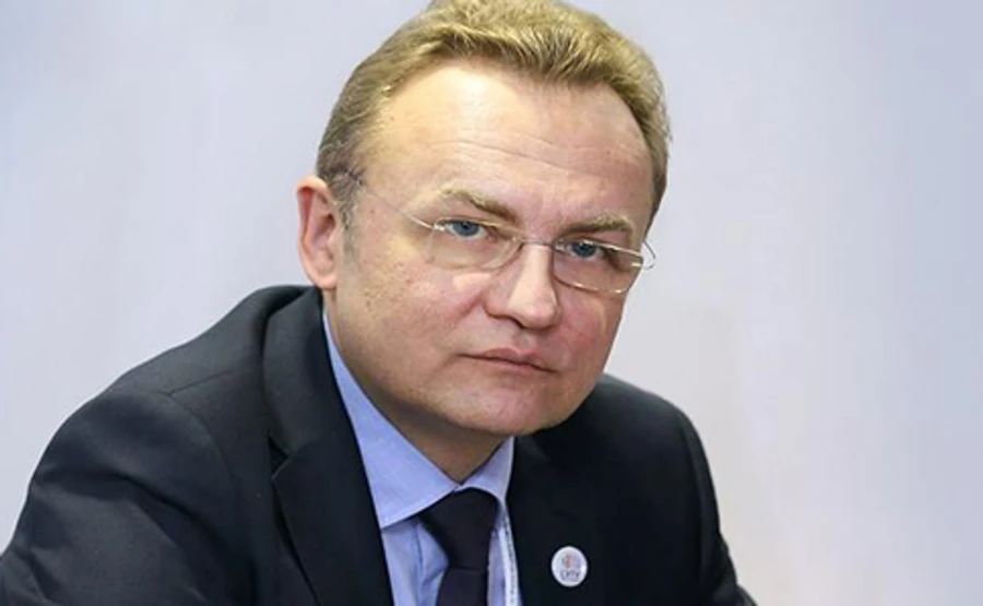 В решающей для Садового социологии его рейтинг вдвое ниже, чем у Гриценко