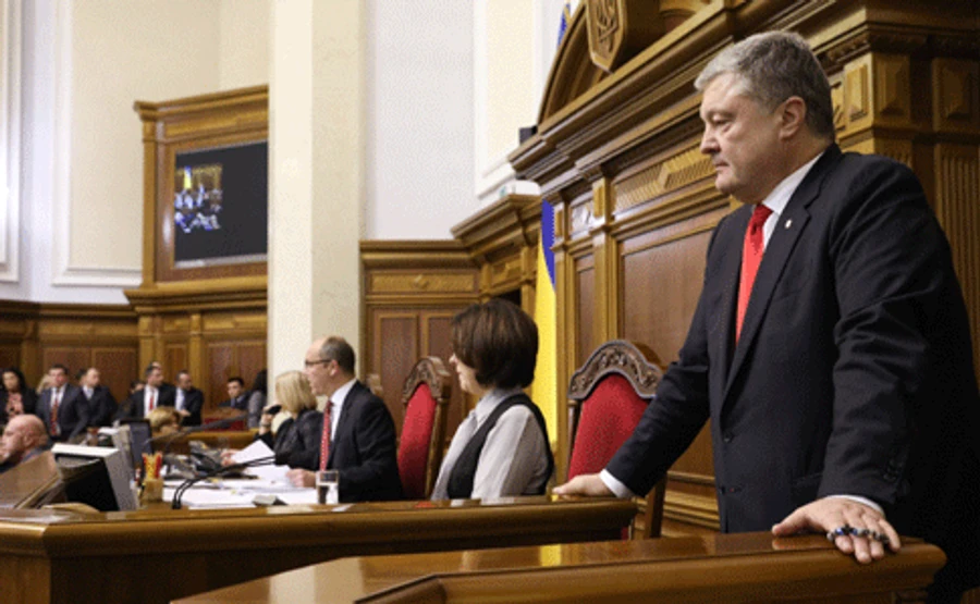 У 10 ОБЛАСТЯХ ВВОДЯТЬ ВОЄННИЙ СТАН