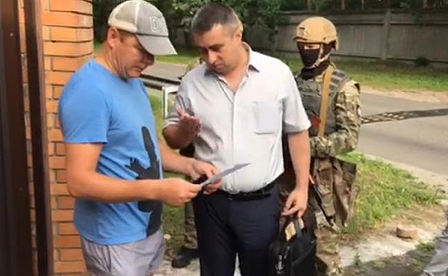 Обшук проводять не у Ляшка, а в його сусідів – Генпрокуратура
