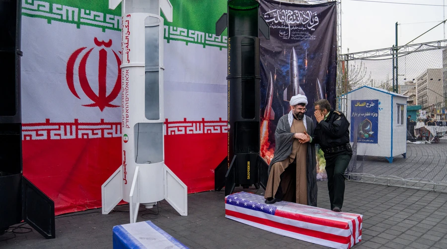 Bloomberg: Пакистан прагне стати посередником у мирних переговорах США й Ірану