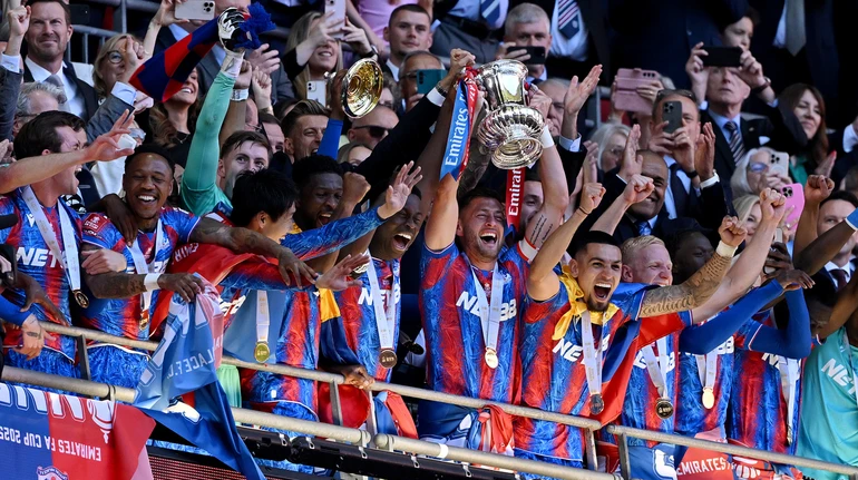 Від англійського аутсайдера до півфіналу Ліги конференцій з Шахтарем: історія Крістал Пелес