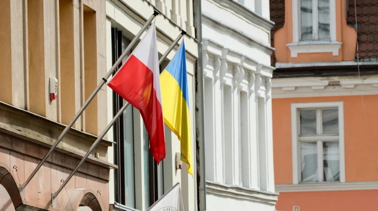 Украинцы с временной защитой в Польше могут ходатайствовать о видах на жительство