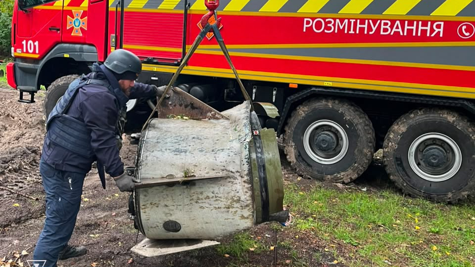 В Киеве после атаки нашли кусок "Искандера": его изъяли саперы