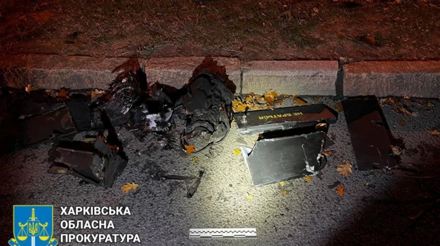 Russians strike Kharkiv, injuring three people and damaging apartment building – photos