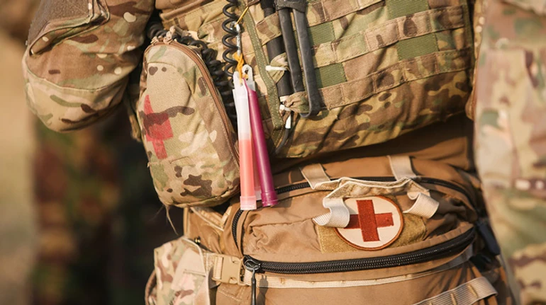 Блукаючий осколок, тіла мертвих ворогів: історії буднів українських бойових медиків