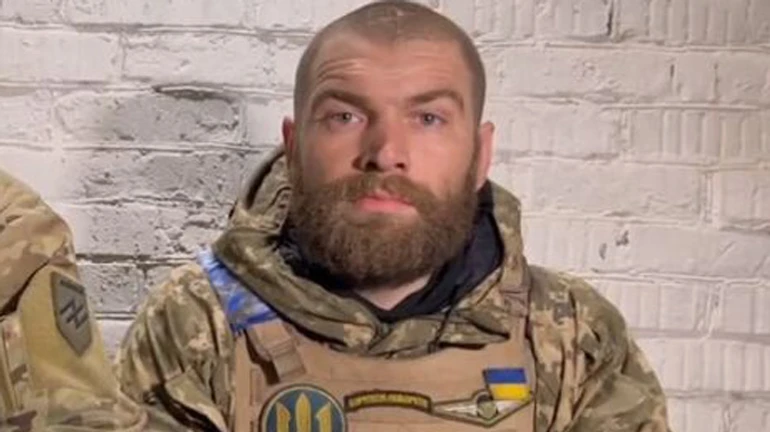 Marine commander in Mariupol suggests 2 options for saving the city