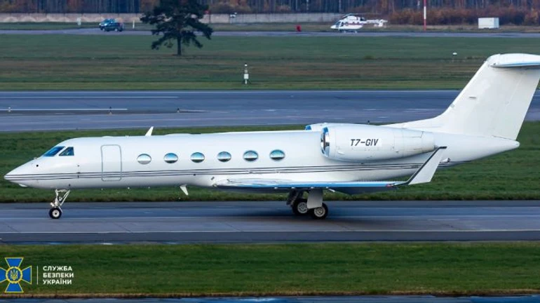 СБУ не пустила в Украину подсанкционный самолет Козака. Тот хотел в Россию