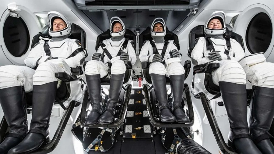 Космический корабль Crew Dragon состыковался с МКС