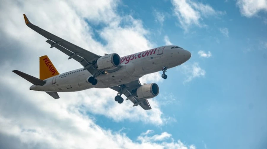 У літаку Стамбул-Гамбург помер чоловік з ковід, смерть помітили лише після приземлення