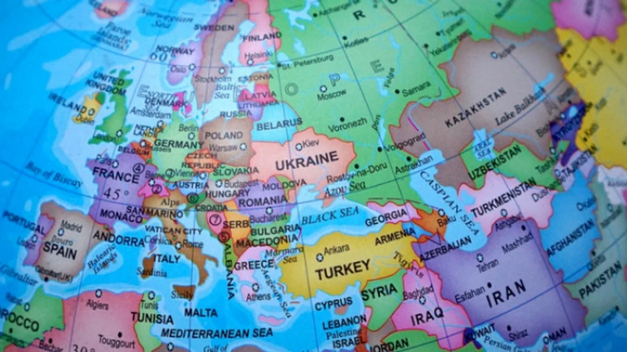 МОЗ оновило список країн червоної зони. Тепер там усі сусіди України