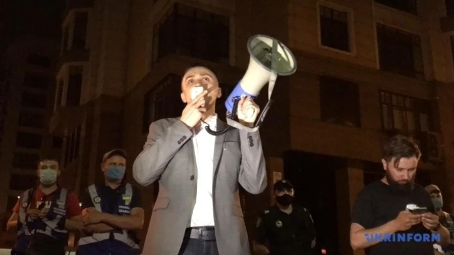 Стерненко говорит, что суд пообещал пересмотреть решение относительно домашнего ареста