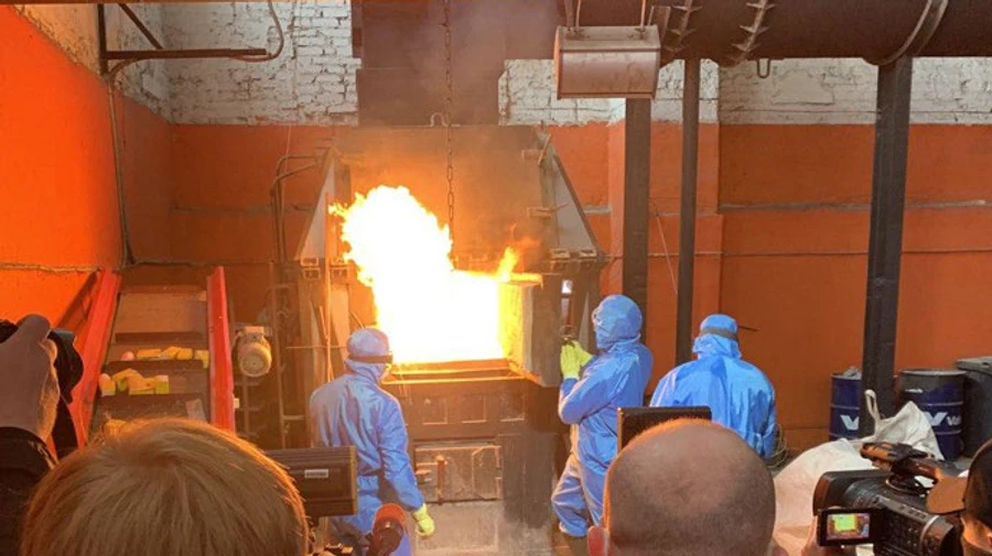 У Києві показали, як утилізують використані маски і рукавички