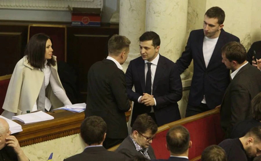 Зеленский не удержался подошел и к Гончаренко ответить на критику