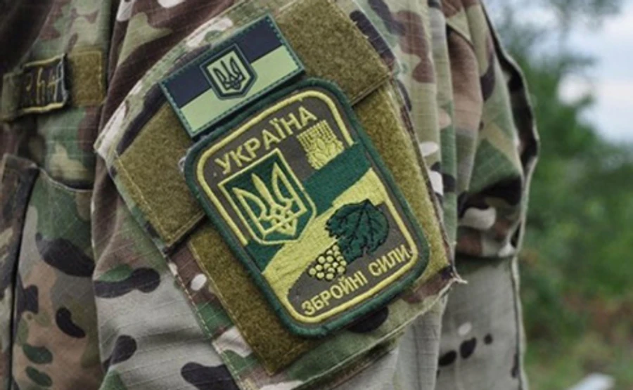 На Новий рік на Донбасі поранено українського військового