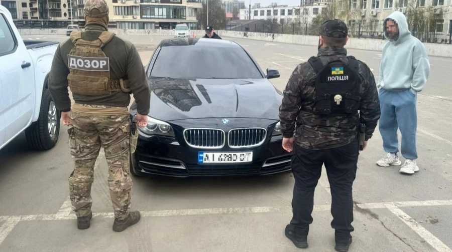 Викрили схему переправлення десятків чоловіків за кордон через систему Шлях