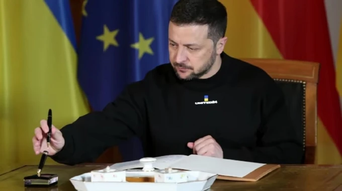 Зеленський продовжив санкції проти Фірташа, Фукса і низки російських олігархів