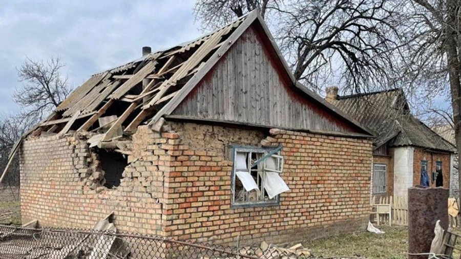 Днепропетровщина: по двум громадам враг выпустил более 100 снарядов, есть разрушения