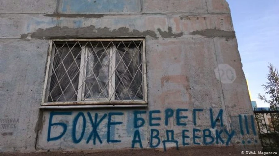 На востоке с вечера – еще 15 нарушений тишины, снова горячо под Авдеевкой