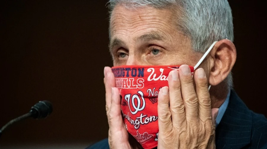 Главный инфекционист США предупредил о новой волне COVID-19