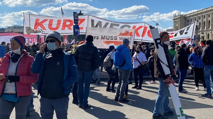 Тисячі людей у Відні протестували проти карантинних обмежень