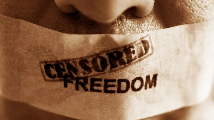 Білорусь депортувала двох українських журналістів