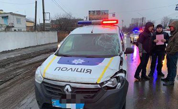 У Борисполі поліцейське авто на смерть збило чоловіка