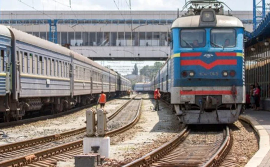 Луценко заявив про масштабні обшуки на підприємствах Укрзалізниці