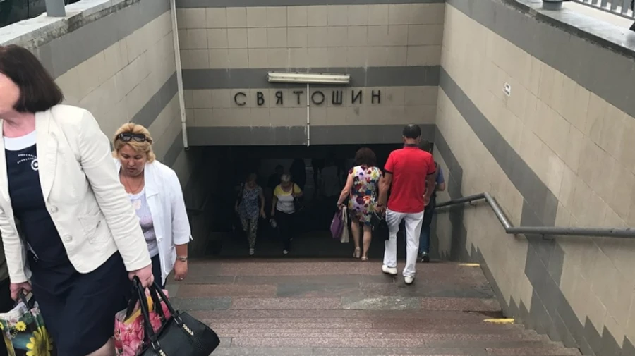 После ночной атаки оккупантов в Киеве закрыли один из выходов метро Святошин